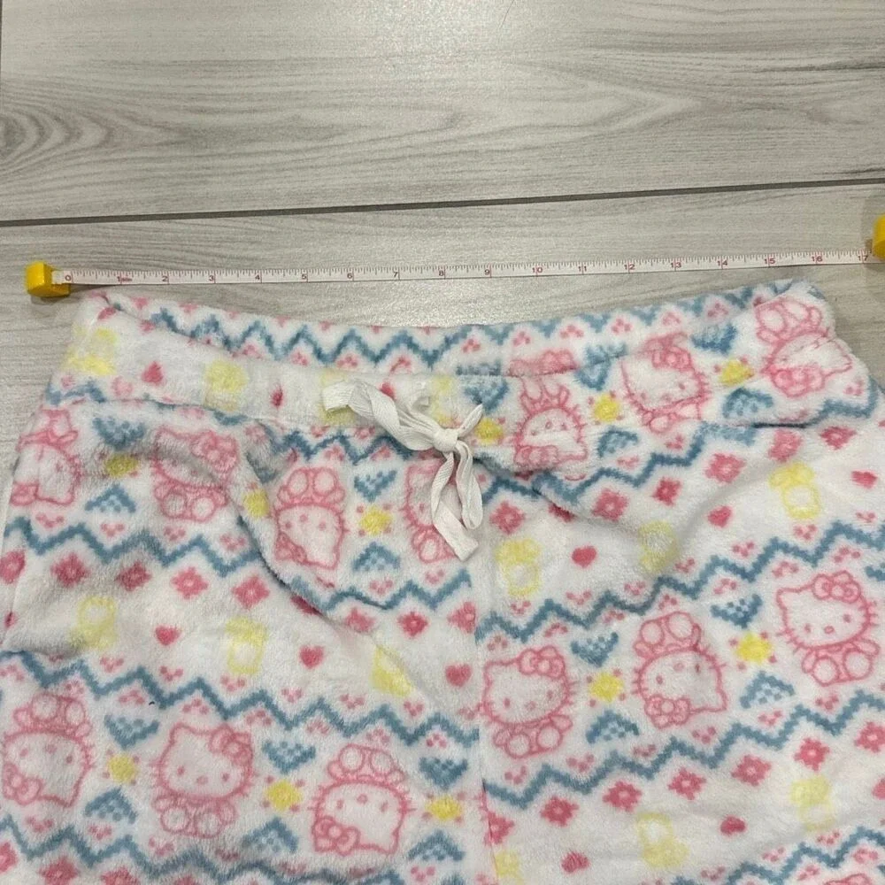 NWOT Sanrio Hello Kitty spring Easter themed fuzzy pajama shorts size‎ large